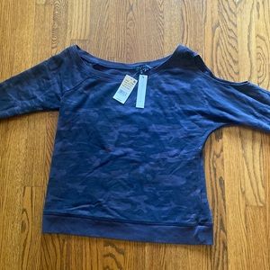 Sanctuary blue camo off-shoulder knit tags